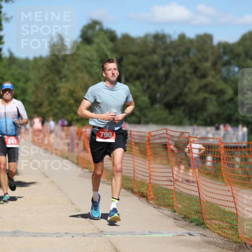07.09.2025 - 19. Norderstedt Triathlon Michael Strokosch http://msf.ph/oto/8793273 07.09.2025 13:42:35 Laufen 241, 790 meine-sportfotos.de