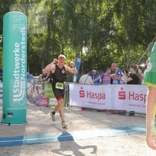 07.09.2025 - 19. Norderstedt Triathlon Zöllner http://msf.ph/oto/8793275 07.09.2025 16:35:13 Ziel 492 meine-sportfotos.de