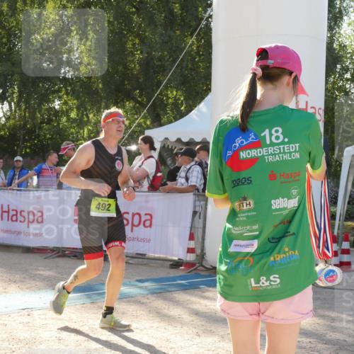 07.09.2025 - 19. Norderstedt Triathlon Zöllner http://msf.ph/oto/8793288 07.09.2025 16:35:15 Ziel 492 meine-sportfotos.de