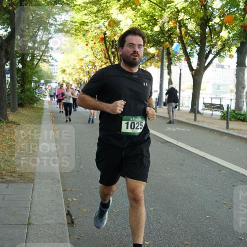 07.09.2025 - BARMER Alsterlauf Yannick Fuchs http://msf.ph/oto/8793292 07.09.2025 11:40:37 Laufen 1025 meine-sportfotos.de