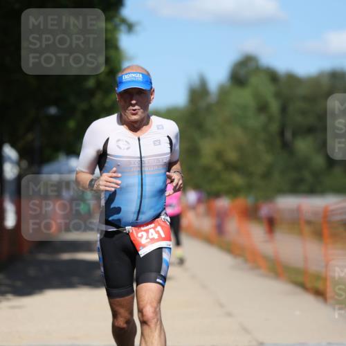 07.09.2025 - 19. Norderstedt Triathlon Michael Strokosch http://msf.ph/oto/8793310 07.09.2025 13:42:38 Laufen 241, 336, 790 meine-sportfotos.de
