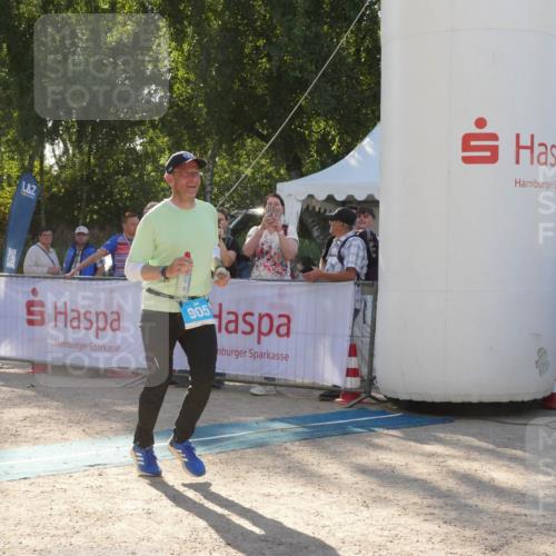 07.09.2025 - 19. Norderstedt Triathlon Zöllner http://msf.ph/oto/8793311 07.09.2025 16:35:23 Ziel 905, 1570 meine-sportfotos.de