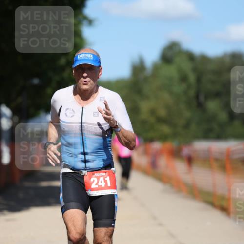 07.09.2025 - 19. Norderstedt Triathlon Michael Strokosch http://msf.ph/oto/8793313 07.09.2025 13:42:38 Laufen 241, 336, 790 meine-sportfotos.de