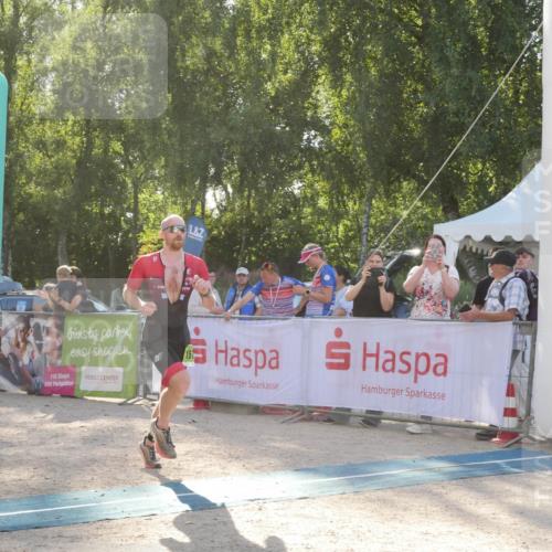 07.09.2025 - 19. Norderstedt Triathlon Zöllner http://msf.ph/oto/8793315 07.09.2025 16:35:27 Ziel 448, 905, 1570 meine-sportfotos.de