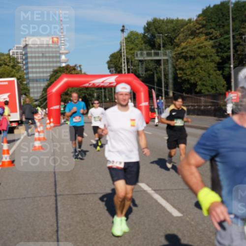 07.09.2025 - BARMER Alsterlauf Yannick Fuchs http://msf.ph/oto/8793346 07.09.2025 09:43:11 Laufen 0218, 2122 meine-sportfotos.de