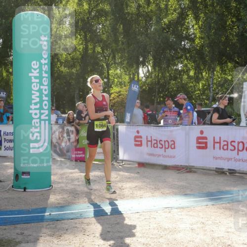 07.09.2025 - 19. Norderstedt Triathlon Zöllner http://msf.ph/oto/8793380 07.09.2025 16:35:55 Ziel 439, 526, 1064 meine-sportfotos.de