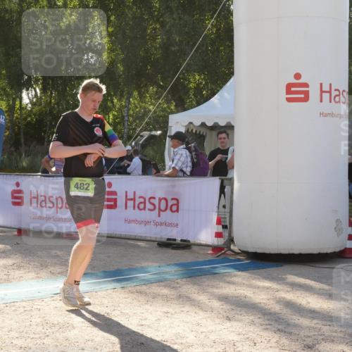 07.09.2025 - 19. Norderstedt Triathlon Zöllner http://msf.ph/oto/8793405 07.09.2025 16:36:28 Ziel 482, 1085 meine-sportfotos.de