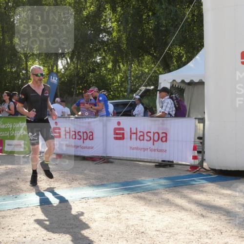 07.09.2025 - 19. Norderstedt Triathlon Zöllner http://msf.ph/oto/8793429 07.09.2025 16:36:46 Ziel 483 meine-sportfotos.de