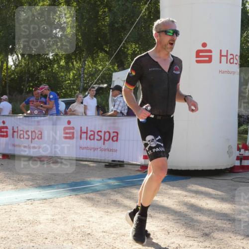 07.09.2025 - 19. Norderstedt Triathlon Zöllner http://msf.ph/oto/8793436 07.09.2025 16:36:47 Ziel 483 meine-sportfotos.de