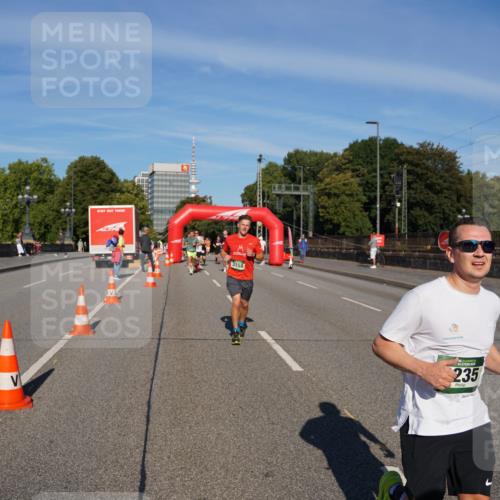 07.09.2025 - BARMER Alsterlauf Yannick Fuchs http://msf.ph/oto/8793446 07.09.2025 09:43:16 Laufen 3158, 6, 235 meine-sportfotos.de