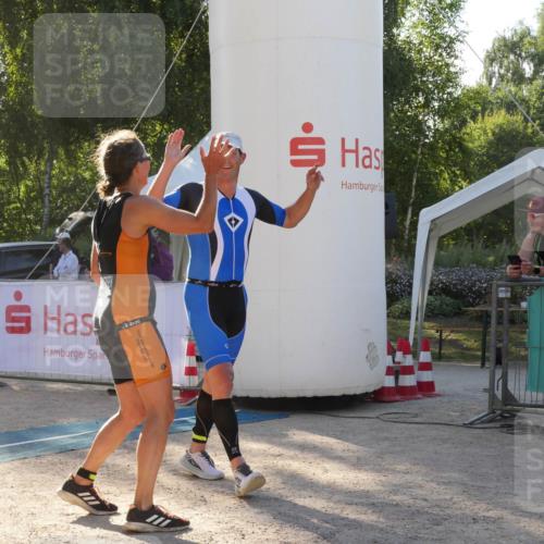 07.09.2025 - 19. Norderstedt Triathlon Zöllner http://msf.ph/oto/8793469 07.09.2025 16:37:05 Ziel 458, 1565, 1571 meine-sportfotos.de