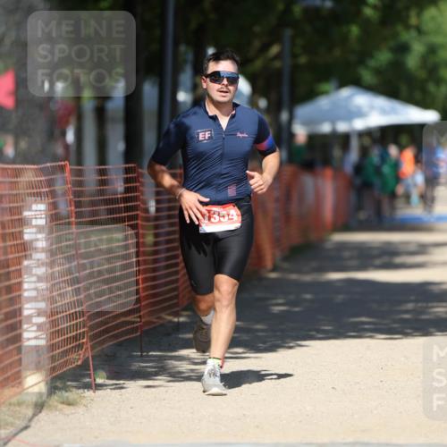 07.09.2025 - 19. Norderstedt Triathlon Michael Strokosch http://msf.ph/oto/8793471 07.09.2025 13:43:47 Laufen 1354 meine-sportfotos.de
