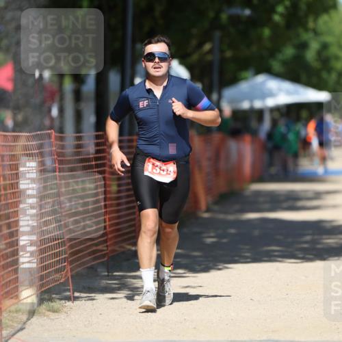 07.09.2025 - 19. Norderstedt Triathlon Michael Strokosch http://msf.ph/oto/8793472 07.09.2025 13:43:47 Laufen 1354 meine-sportfotos.de