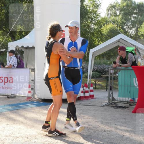07.09.2025 - 19. Norderstedt Triathlon Zöllner http://msf.ph/oto/8793478 07.09.2025 16:37:06 Ziel 458, 1565, 1571 meine-sportfotos.de