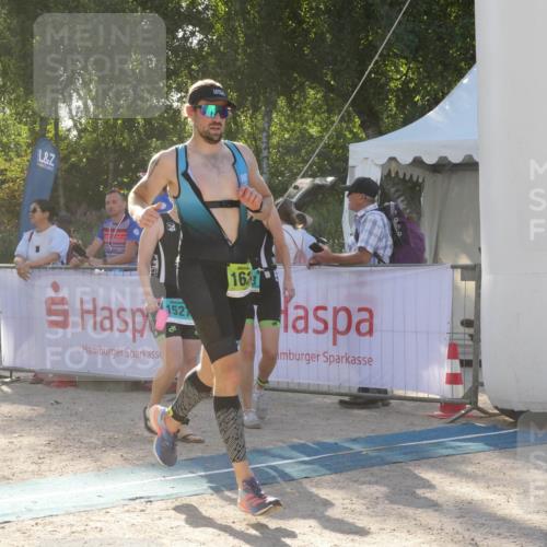 07.09.2025 - 19. Norderstedt Triathlon Zöllner http://msf.ph/oto/8793533 07.09.2025 16:37:28 Ziel 1527, 1533, 1591, 1624 meine-sportfotos.de
