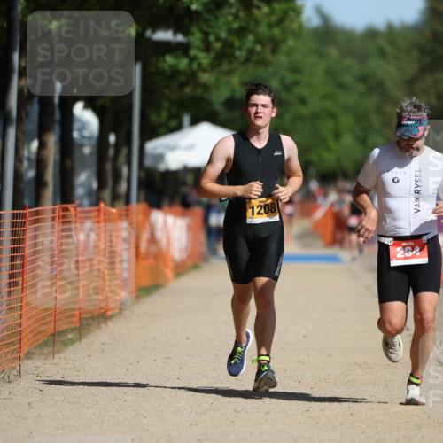 07.09.2025 - 19. Norderstedt Triathlon Michael Strokosch http://msf.ph/oto/8793569 07.09.2025 11:48:45 Laufen 231, 284, 1208 meine-sportfotos.de