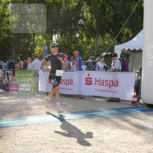 07.09.2025 - 19. Norderstedt Triathlon Zöllner http://msf.ph/oto/8793573 07.09.2025 16:37:42 Ziel 1051, 1610 meine-sportfotos.de