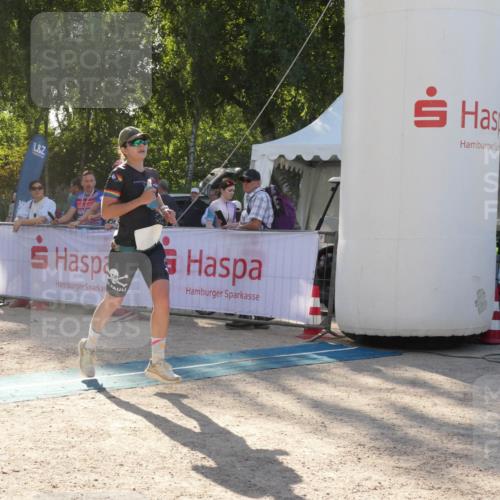 07.09.2025 - 19. Norderstedt Triathlon Zöllner http://msf.ph/oto/8793576 07.09.2025 16:37:43 Ziel 1051, 1610 meine-sportfotos.de