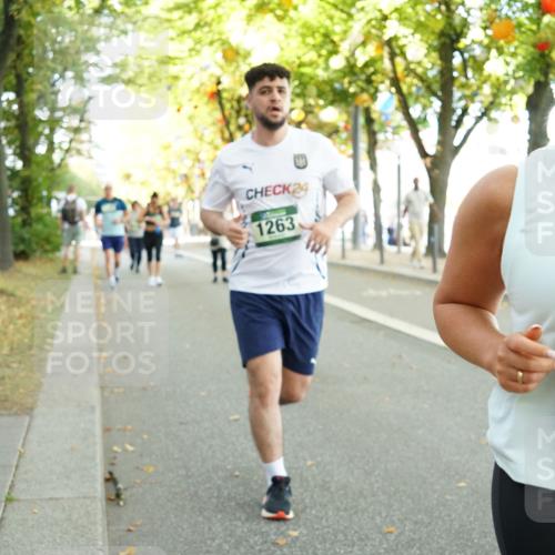 07.09.2025 - BARMER Alsterlauf Yannick Fuchs http://msf.ph/oto/8793596 07.09.2025 11:41:12 Laufen 24, 1263, 36, 1226 meine-sportfotos.de