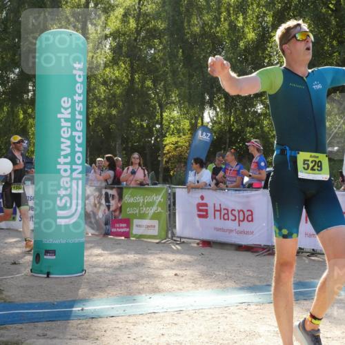 07.09.2025 - 19. Norderstedt Triathlon Zöllner http://msf.ph/oto/8793637 07.09.2025 16:38:23 Ziel 529, 1554 meine-sportfotos.de