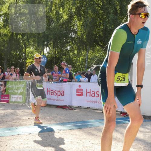 07.09.2025 - 19. Norderstedt Triathlon Zöllner http://msf.ph/oto/8793645 07.09.2025 16:38:25 Ziel 529, 1554 meine-sportfotos.de