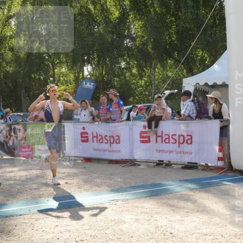 07.09.2025 - 19. Norderstedt Triathlon Zöllner http://msf.ph/oto/8793677 07.09.2025 16:38:45 Ziel 536, 917, 1481 meine-sportfotos.de