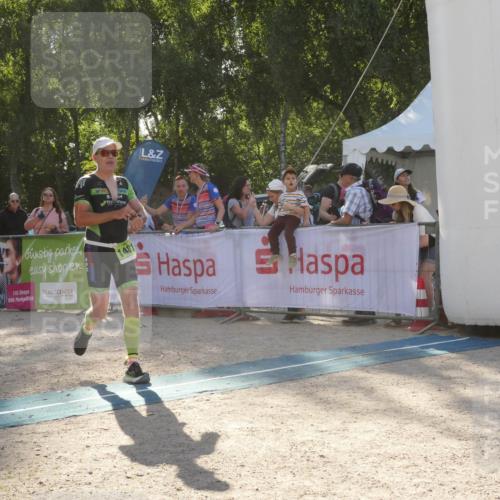 07.09.2025 - 19. Norderstedt Triathlon Zöllner http://msf.ph/oto/8793693 07.09.2025 16:38:49 Ziel 536, 917, 1481 meine-sportfotos.de