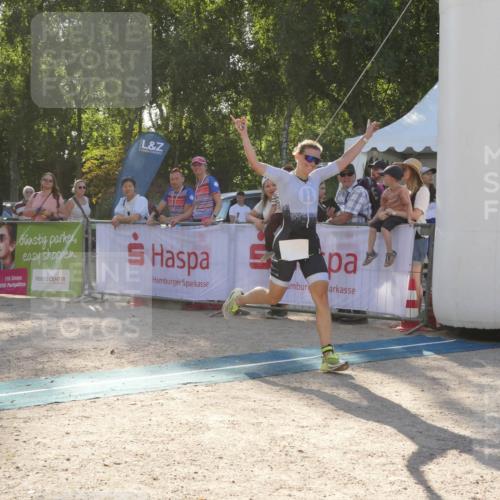 07.09.2025 - 19. Norderstedt Triathlon Zöllner http://msf.ph/oto/8793703 07.09.2025 16:38:58 Ziel 1070, 1625 meine-sportfotos.de