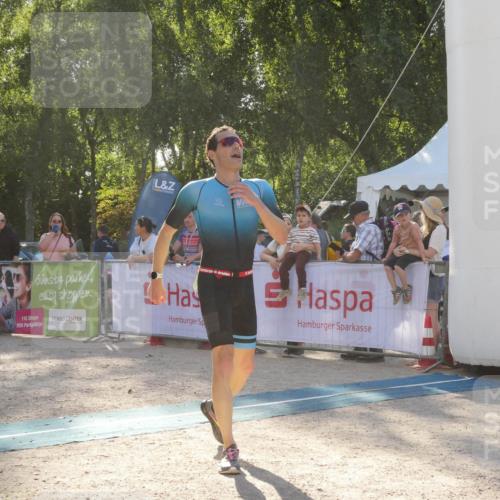 07.09.2025 - 19. Norderstedt Triathlon Zöllner http://msf.ph/oto/8793719 07.09.2025 16:39:01 Ziel 1070, 1625 meine-sportfotos.de
