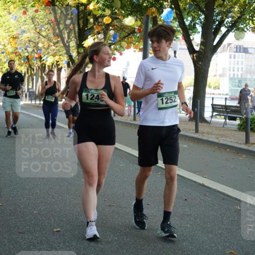 07.09.2025 - BARMER Alsterlauf Yannick Fuchs http://msf.ph/oto/8793727 07.09.2025 11:41:25 Laufen 1133, 1151, 8235, 124, 1252 meine-sportfotos.de