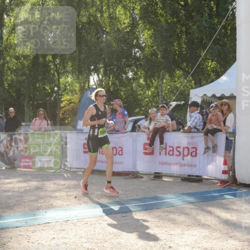 07.09.2025 - 19. Norderstedt Triathlon Zöllner http://msf.ph/oto/8793730 07.09.2025 16:39:06 Ziel 1044, 1625 meine-sportfotos.de