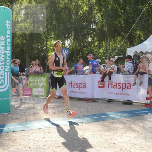 07.09.2025 - 19. Norderstedt Triathlon Zöllner http://msf.ph/oto/8793742 07.09.2025 16:39:33 Ziel 1060, 1073, 1105, 1550 meine-sportfotos.de