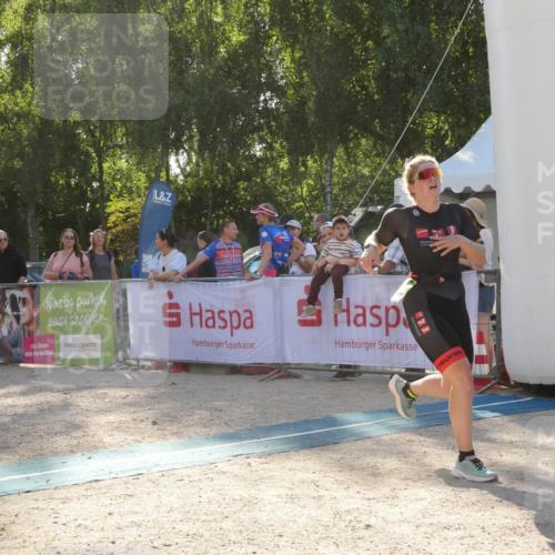 07.09.2025 - 19. Norderstedt Triathlon Zöllner http://msf.ph/oto/8793761 07.09.2025 16:39:35 Ziel 1060, 1067, 1073, 1105, 1550 meine-sportfotos.de