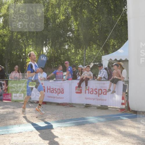 07.09.2025 - 19. Norderstedt Triathlon Zöllner http://msf.ph/oto/8793776 07.09.2025 16:39:42 Ziel 1067, 1564 meine-sportfotos.de