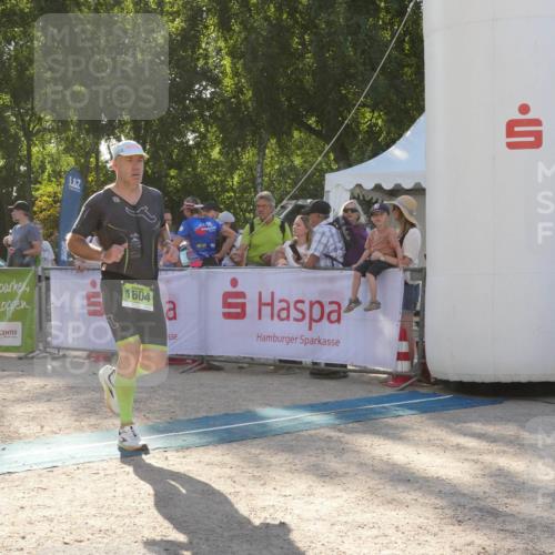 07.09.2025 - 19. Norderstedt Triathlon Zöllner http://msf.ph/oto/8793789 07.09.2025 16:40:02 Ziel 1604 meine-sportfotos.de