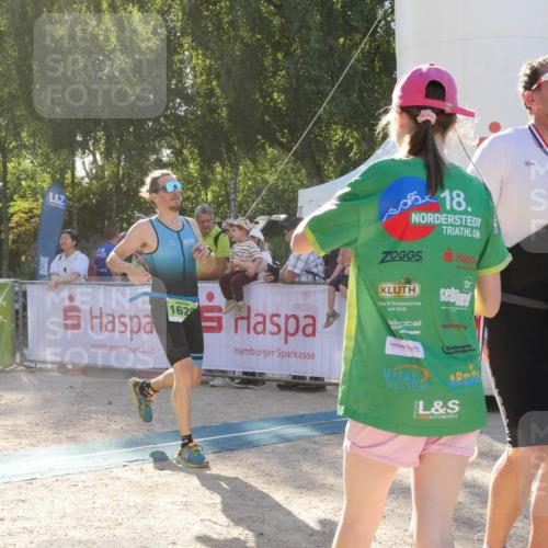 07.09.2025 - 19. Norderstedt Triathlon Zöllner http://msf.ph/oto/8793823 07.09.2025 16:40:25 Ziel 1620 meine-sportfotos.de