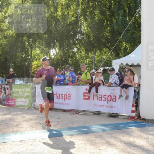07.09.2025 - 19. Norderstedt Triathlon Zöllner http://msf.ph/oto/8793863 07.09.2025 16:40:54 Ziel 1403, 1447, 1614 meine-sportfotos.de