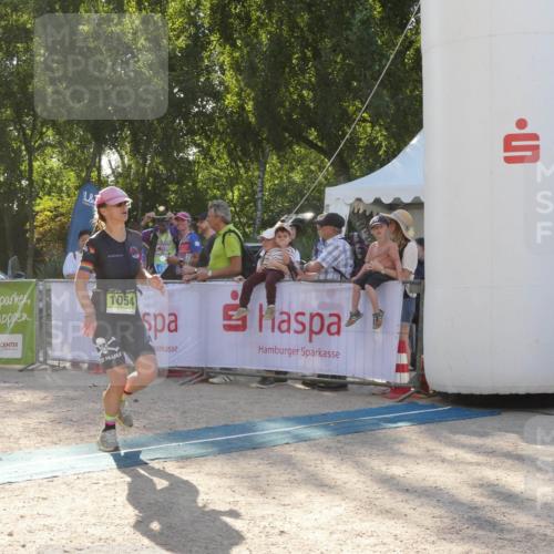 07.09.2025 - 19. Norderstedt Triathlon Zöllner http://msf.ph/oto/8793876 07.09.2025 16:41:03 Ziel 407, 1054 meine-sportfotos.de