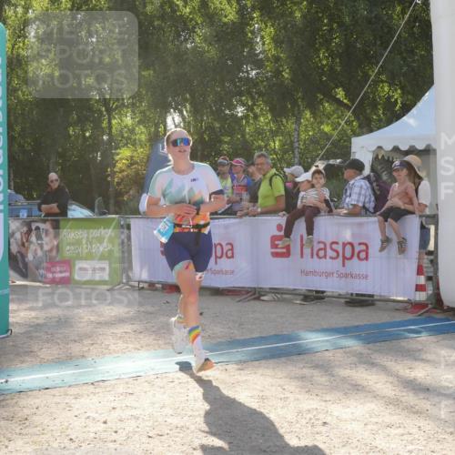 07.09.2025 - 19. Norderstedt Triathlon Zöllner http://msf.ph/oto/8793888 07.09.2025 16:41:08 Ziel 407, 1054 meine-sportfotos.de