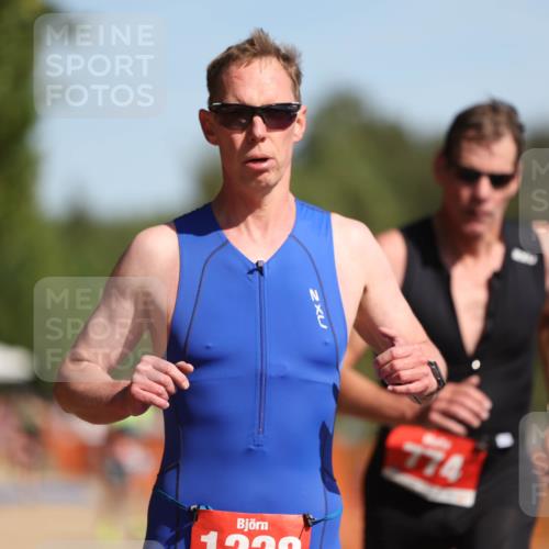 07.09.2025 - 19. Norderstedt Triathlon Michael Strokosch http://msf.ph/oto/8793891 07.09.2025 11:49:37 Laufen 774, 1228 meine-sportfotos.de