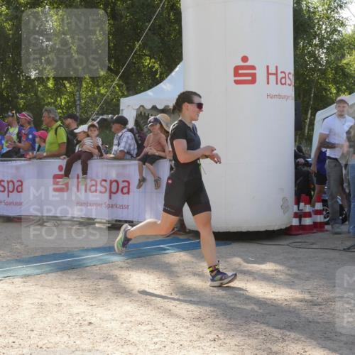 07.09.2025 - 19. Norderstedt Triathlon Zöllner http://msf.ph/oto/8793903 07.09.2025 16:41:16 Ziel 1059, 1090 meine-sportfotos.de