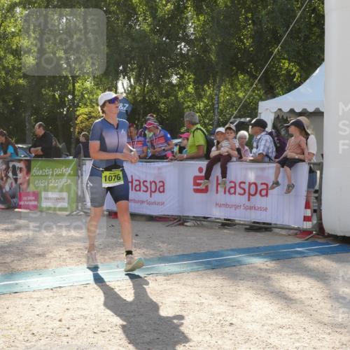 07.09.2025 - 19. Norderstedt Triathlon Zöllner http://msf.ph/oto/8793918 07.09.2025 16:41:34 Ziel 1076, 1592 meine-sportfotos.de