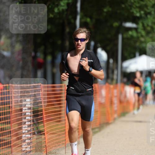 07.09.2025 - 19. Norderstedt Triathlon Michael Strokosch http://msf.ph/oto/8793938 07.09.2025 11:49:45 Laufen 770, 1160, 1184, 1383 meine-sportfotos.de