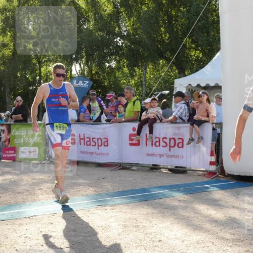 07.09.2025 - 19. Norderstedt Triathlon Zöllner http://msf.ph/oto/8793946 07.09.2025 16:41:54 Ziel 1584, 1595 meine-sportfotos.de