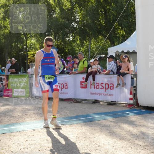 07.09.2025 - 19. Norderstedt Triathlon Zöllner http://msf.ph/oto/8793947 07.09.2025 16:41:54 Ziel 1584, 1595 meine-sportfotos.de