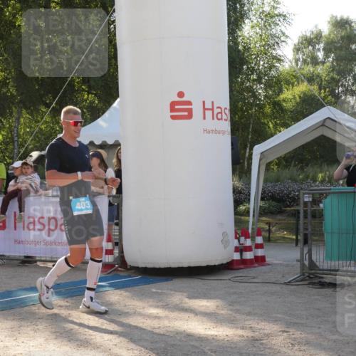 07.09.2025 - 19. Norderstedt Triathlon Zöllner http://msf.ph/oto/8793953 07.09.2025 16:42:08 Ziel 403, 1100 meine-sportfotos.de