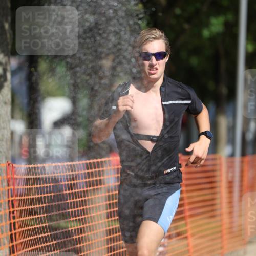 07.09.2025 - 19. Norderstedt Triathlon Michael Strokosch http://msf.ph/oto/8793957 07.09.2025 11:49:46 Laufen 770, 1160, 1184, 1383 meine-sportfotos.de