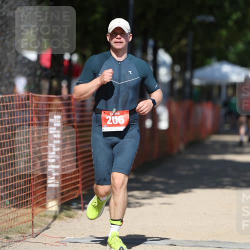 07.09.2025 - 19. Norderstedt Triathlon Michael Strokosch http://msf.ph/oto/8793965 07.09.2025 13:45:25 Laufen 193, 206 meine-sportfotos.de