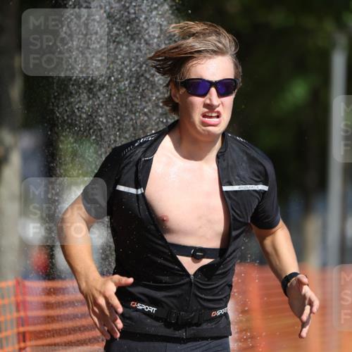 07.09.2025 - 19. Norderstedt Triathlon Michael Strokosch http://msf.ph/oto/8793976 07.09.2025 11:49:47 Laufen 770, 1160, 1184, 1383 meine-sportfotos.de