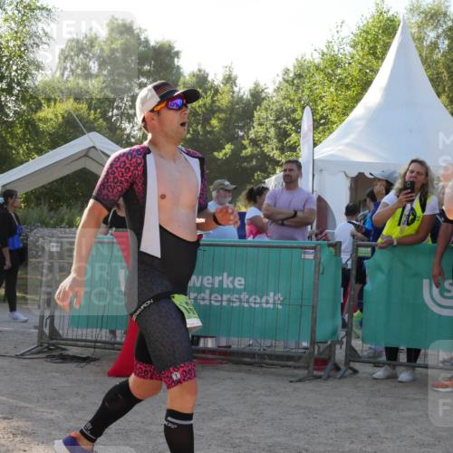 07.09.2025 - 19. Norderstedt Triathlon Zöllner http://msf.ph/oto/8793999 07.09.2025 16:42:33 Ziel 532, 1612 meine-sportfotos.de